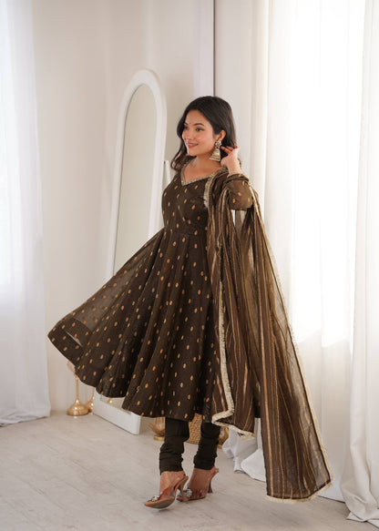 Arti Chauhan Green Color Heavy Crunchy Silk Anarkali Suit With Dupatta