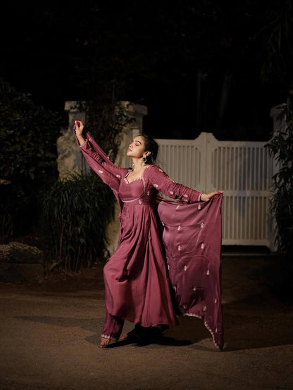 Manisha Rani Wear Pink Color Intricate Thread Work Anarkali Suit