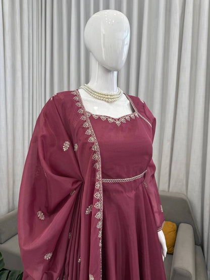 Manisha Rani Wear Pink Color Intricate Thread Work Anarkali Suit
