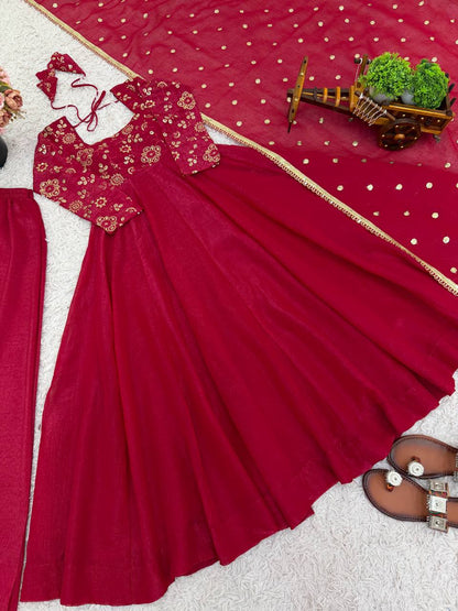 Ati Chauhan Wear Red Color Lace Border With Fully Flared Design Anarkali Gown