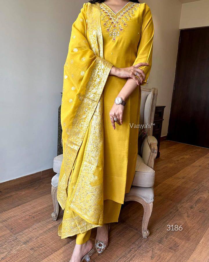 Beautifully designed that seamlessly combines tradition kurta set