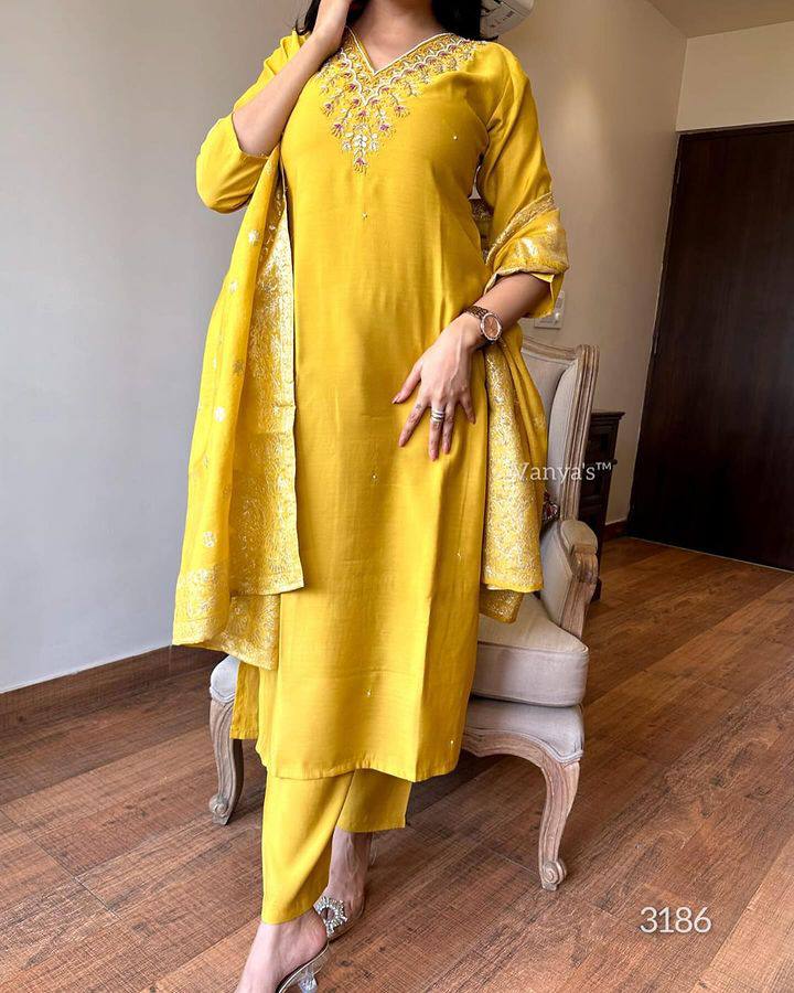 Beautifully designed that seamlessly combines tradition kurta set