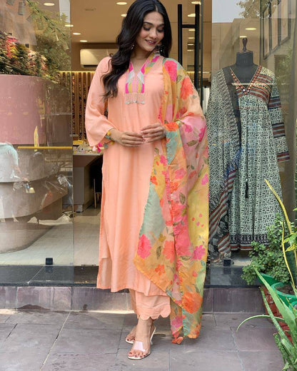 Beautifully designed that seamlessly combines tradition kurta set