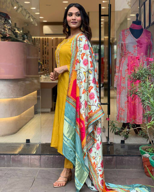 Beautifully designed that seamlessly combines tradition kurta set