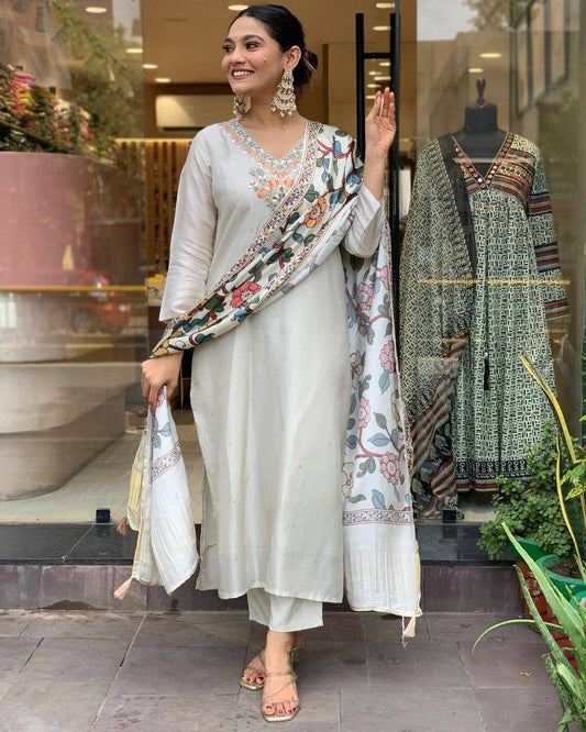 Women Embroidered Chanderi  SILK  kurta set