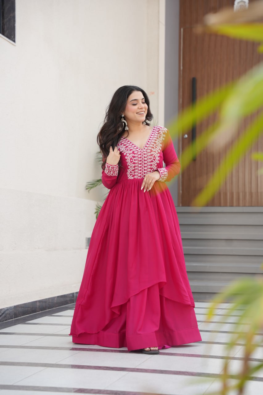 Engagements Wear Pink Color Star Georgette  Embroidery With Beads And Sequin Work Beautiful Gown