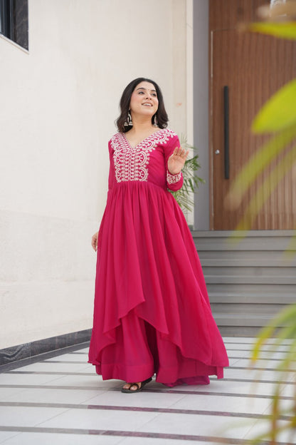 Engagements Wear Pink Color Star Georgette  Embroidery With Beads And Sequin Work Beautiful Gown