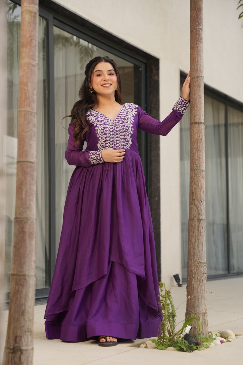 Engagements Wear Purple Color Star Georgette  Embroidery With Beads And Sequin Work Beautiful Gown