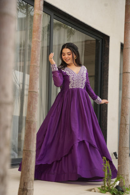 Engagements Wear Purple Color Star Georgette  Embroidery With Beads And Sequin Work Beautiful Gown