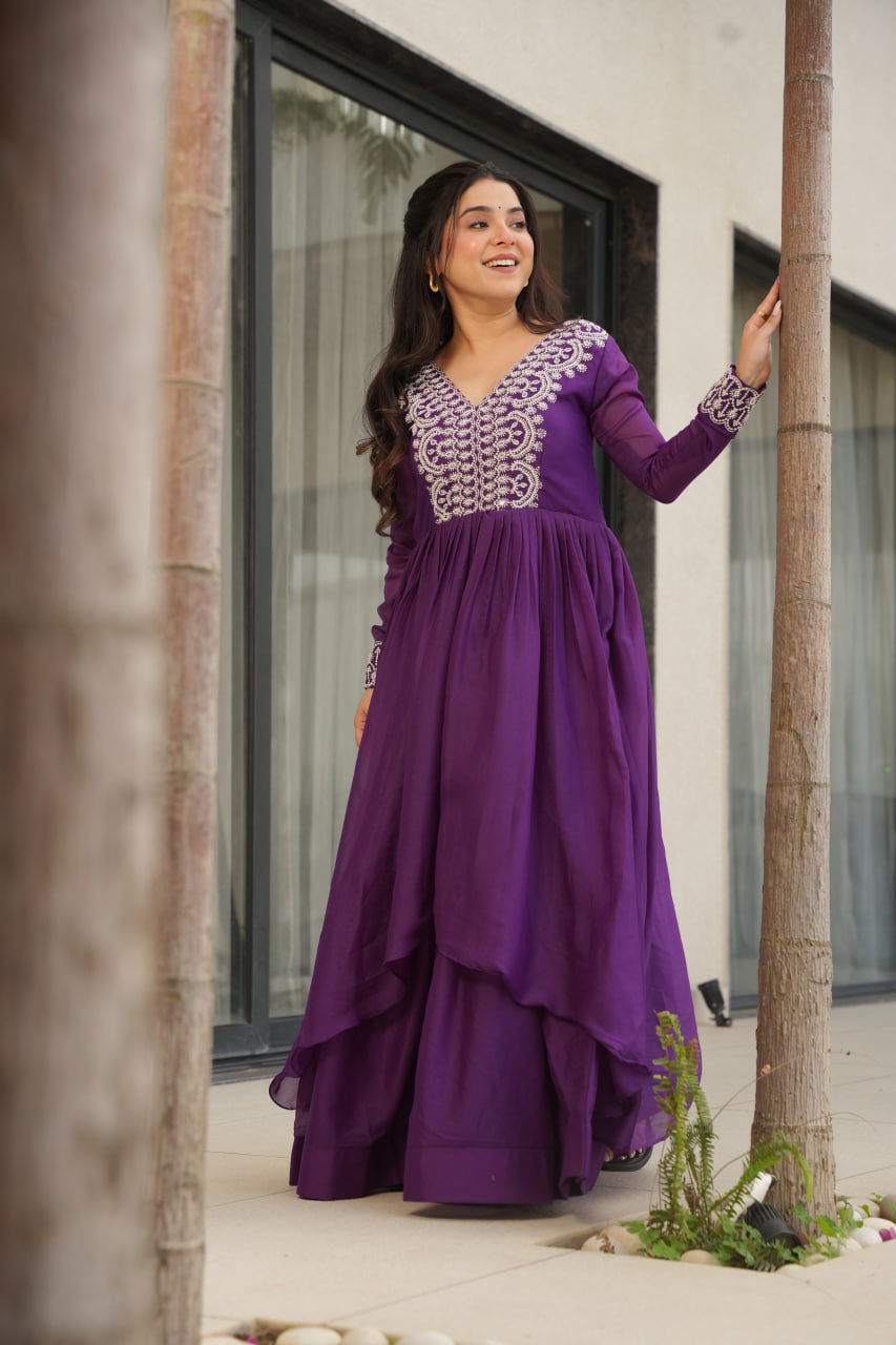 Engagements Wear Purple Color Star Georgette  Embroidery With Beads And Sequin Work Beautiful Gown