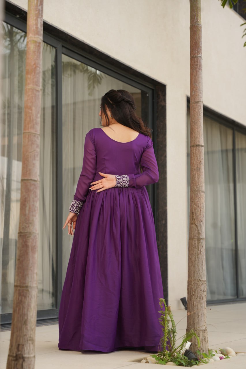 Engagements Wear Purple Color Star Georgette  Embroidery With Beads And Sequin Work Beautiful Gown