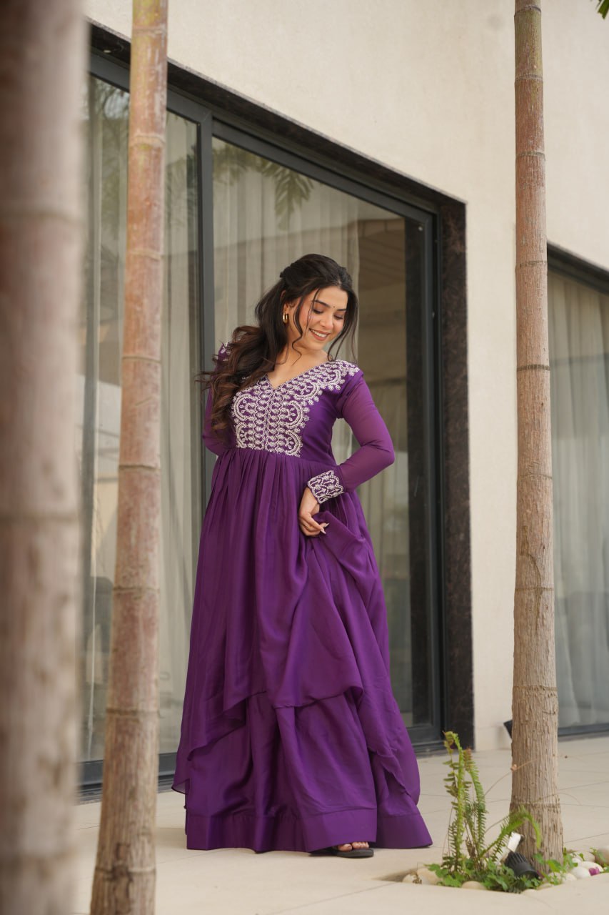 Engagements Wear Purple Color Star Georgette  Embroidery With Beads And Sequin Work Beautiful Gown