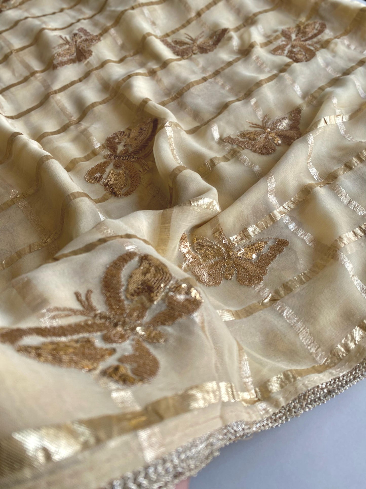 Fashionable Viscose Cream Color Saree