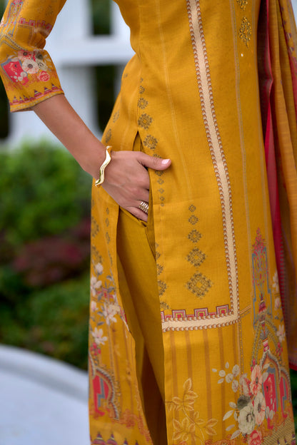 Elevate your ethnic wardrobe with this beautifully designed kurta set