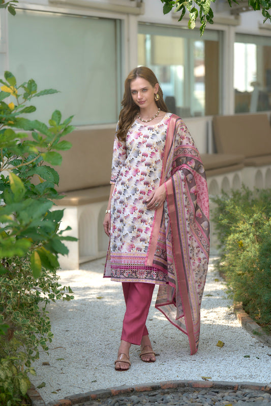 Elevate your ethnic wardrobe with this beautifully designed kurta set