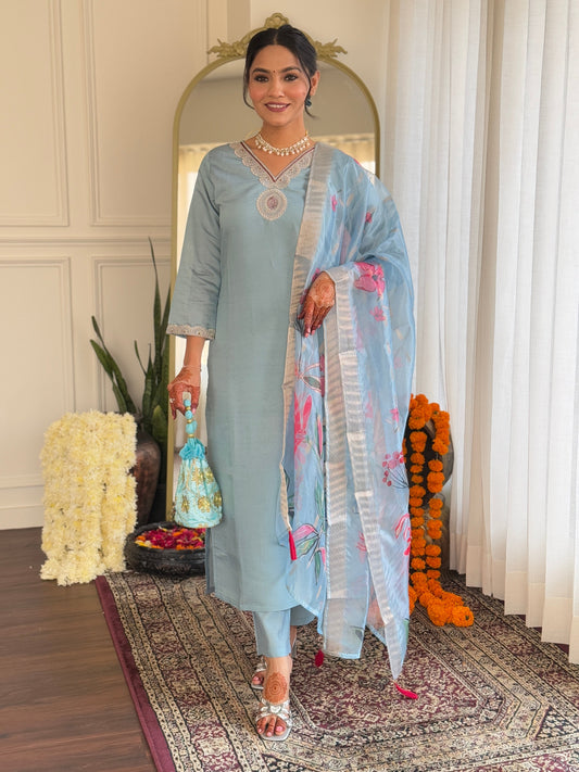 Beautifully designed that seamlessly combines tradition kurta set