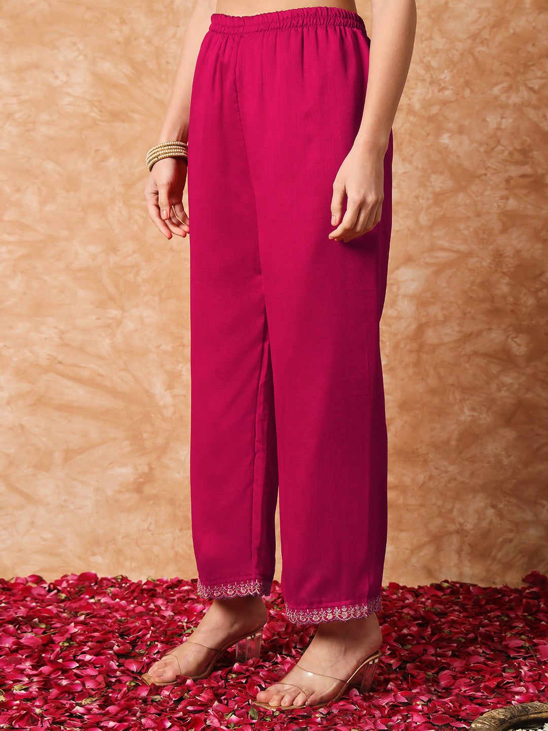 Beautifully designed that seamlessly combines tradition kurta set