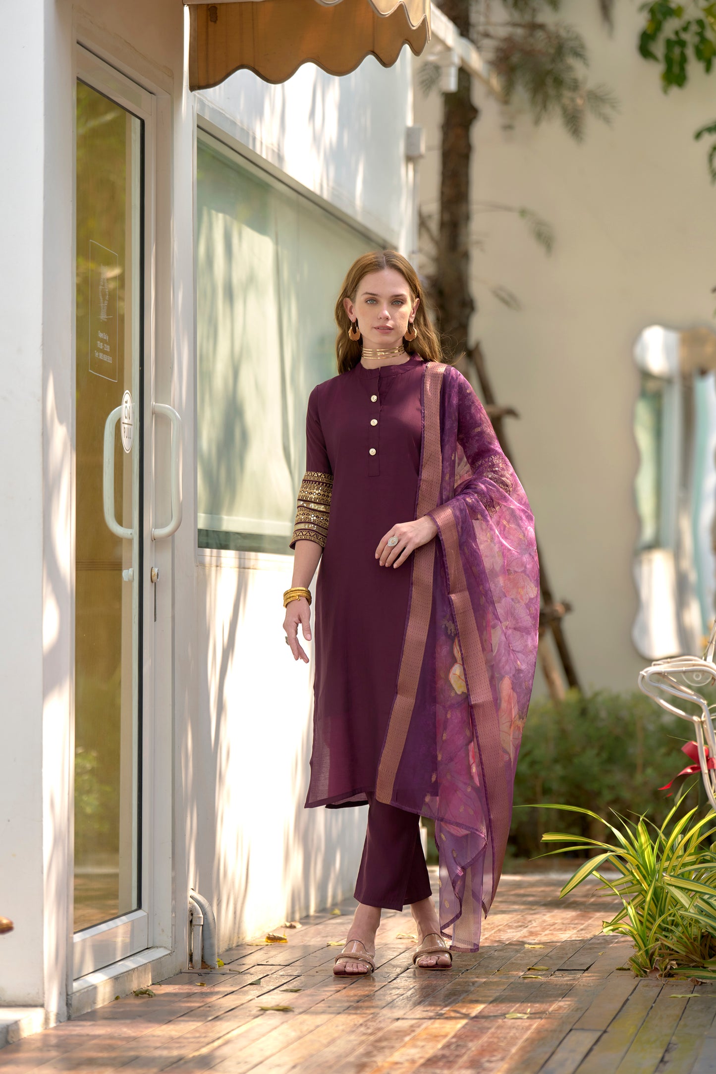 beautifully designed kurta set that seamlessly combines tradition with modern elegance.