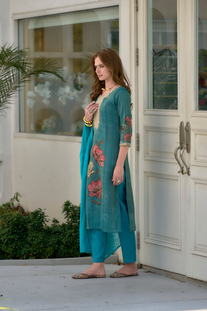 Elevate your ethnic wardrobe with this beautifully designed kurta set