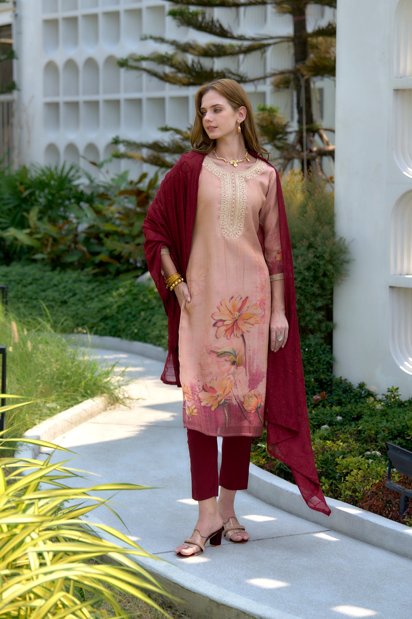 Elevate your ethnic wardrobe with this beautifully designed kurta set