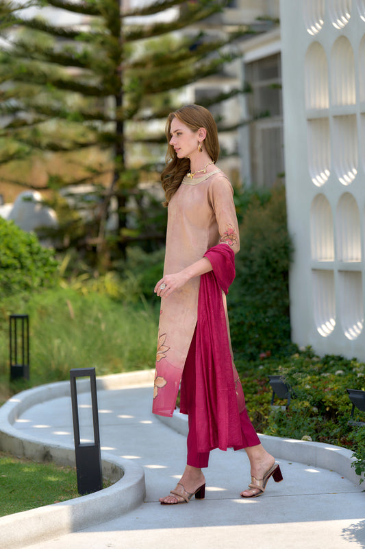 Elevate your ethnic wardrobe with this beautifully designed kurta set