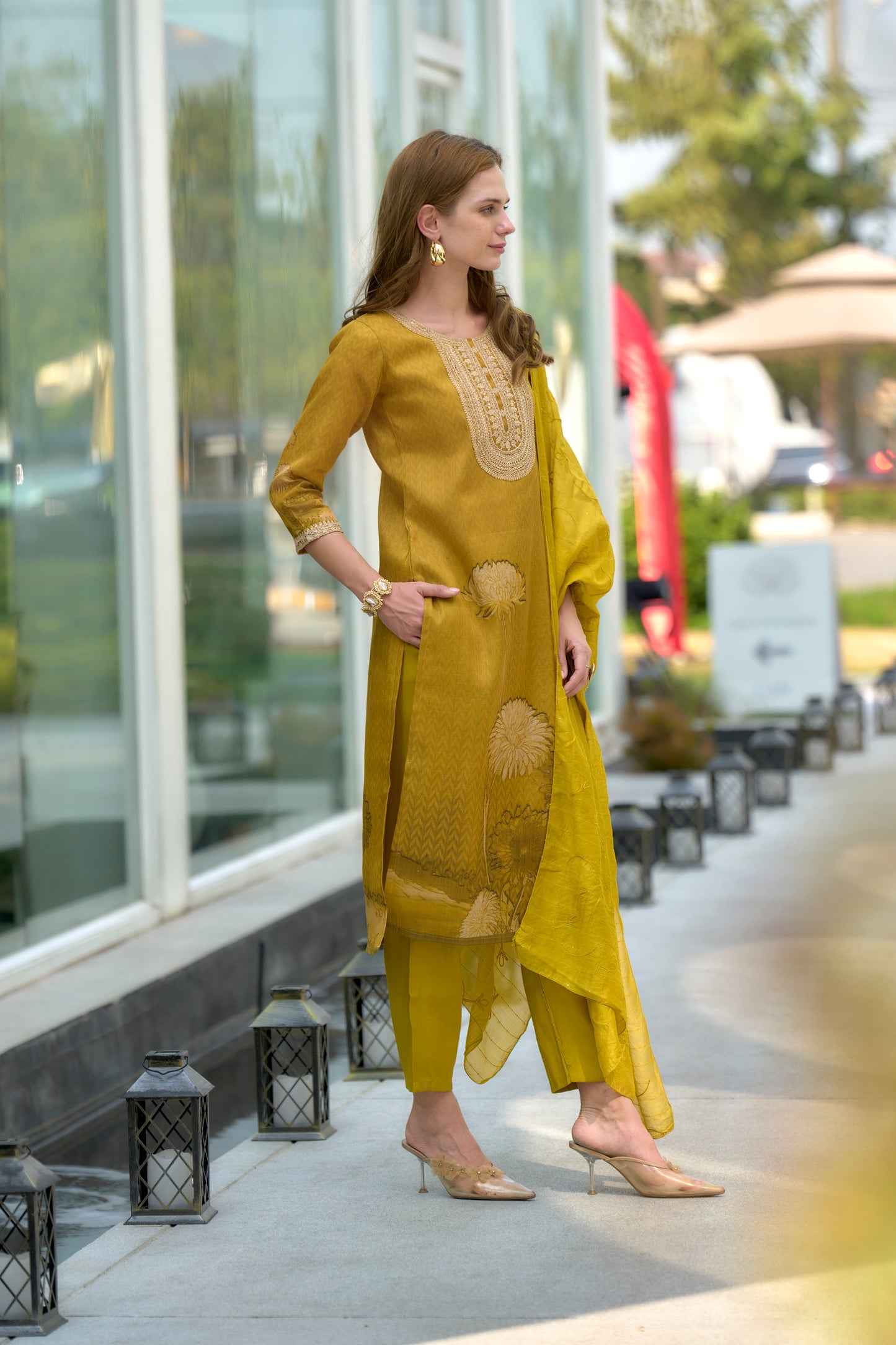 beautifully designed kurta set that seamlessly combines tradition with modern elegance.