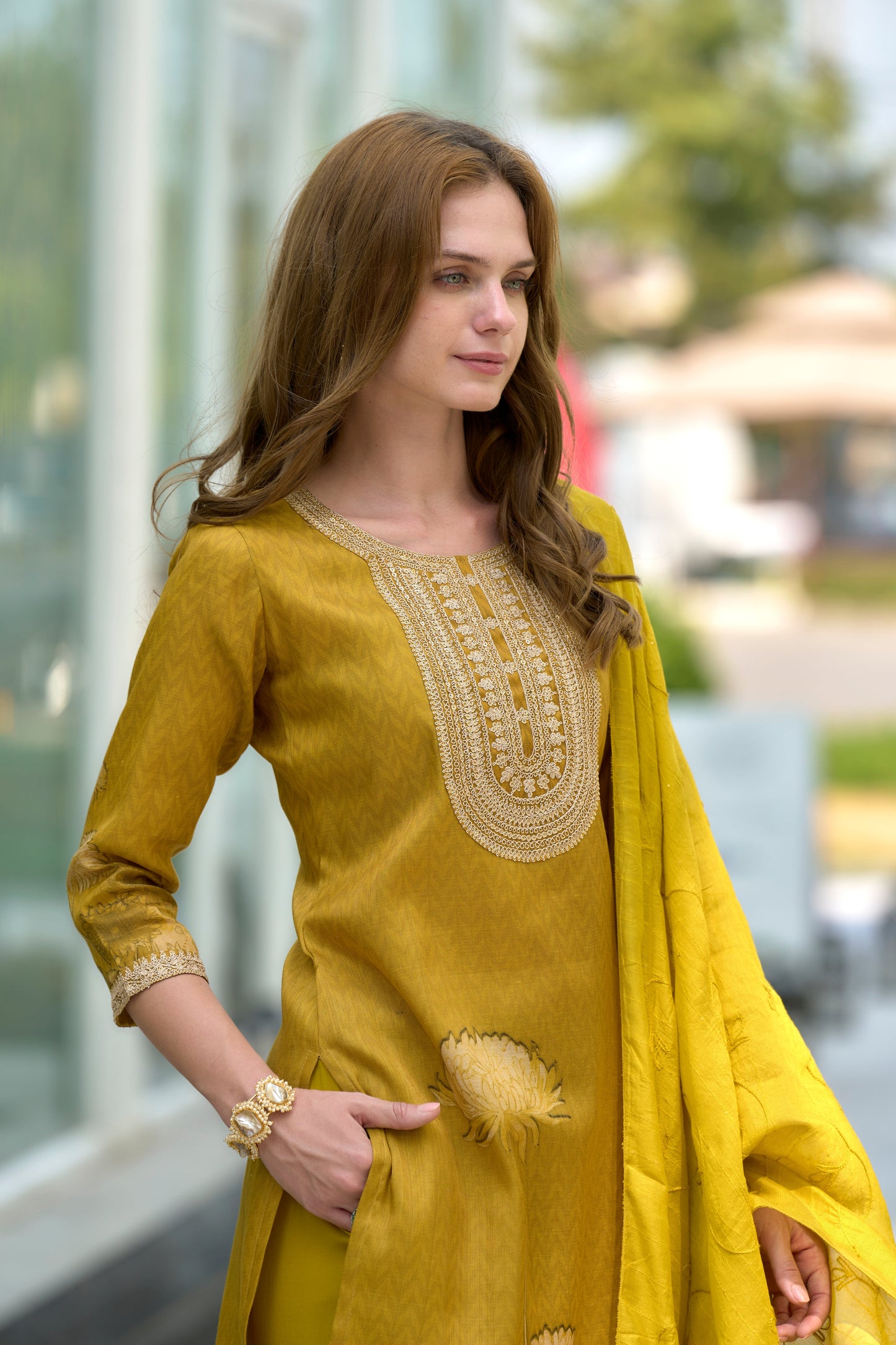 beautifully designed kurta set that seamlessly combines tradition with modern elegance.