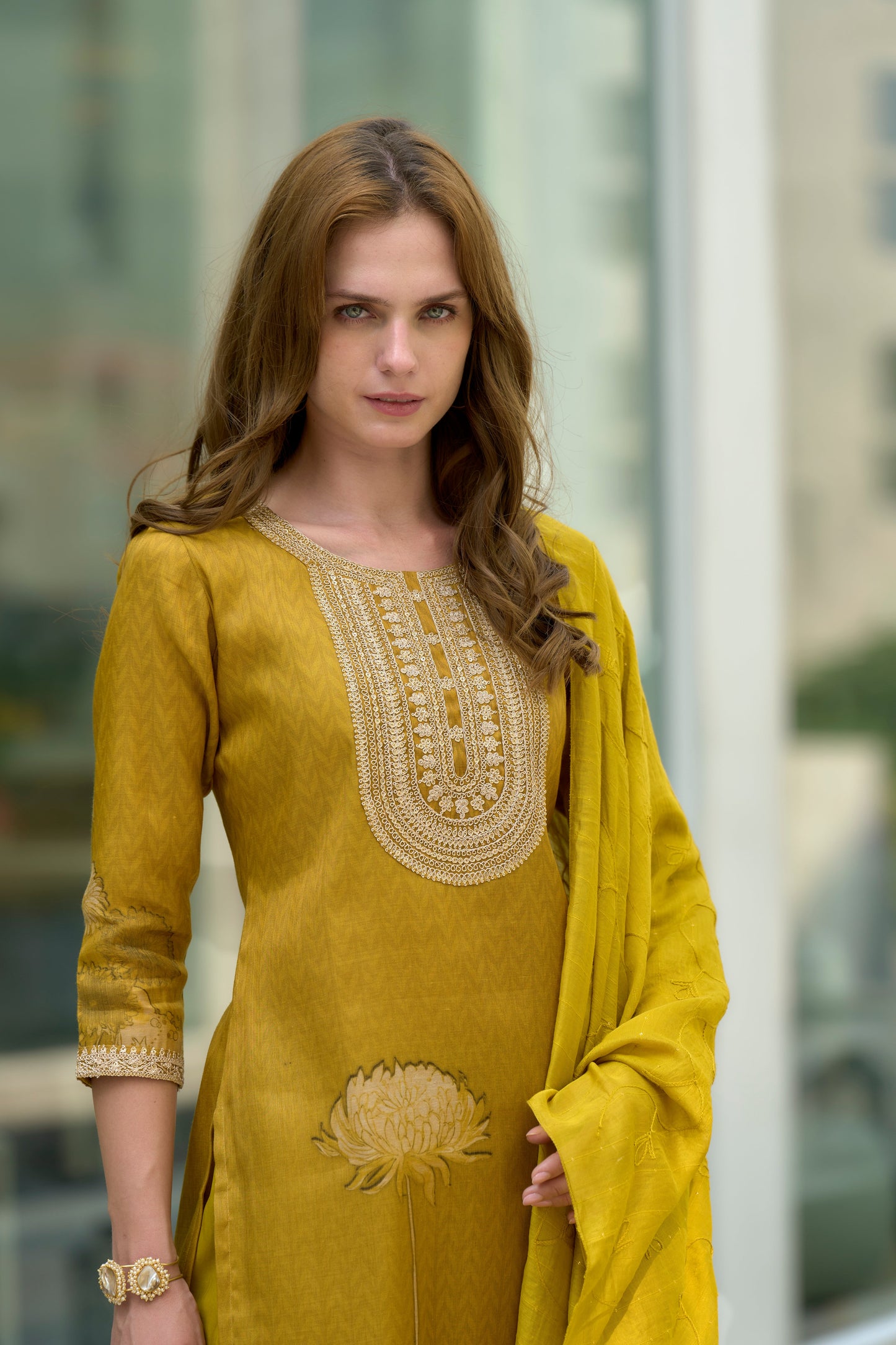 beautifully designed kurta set that seamlessly combines tradition with modern elegance.