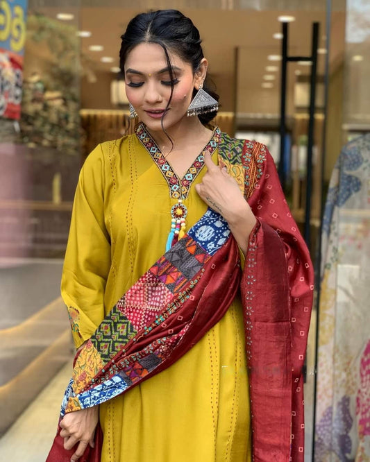 Beautifully designed that seamlessly combines tradition kurta set