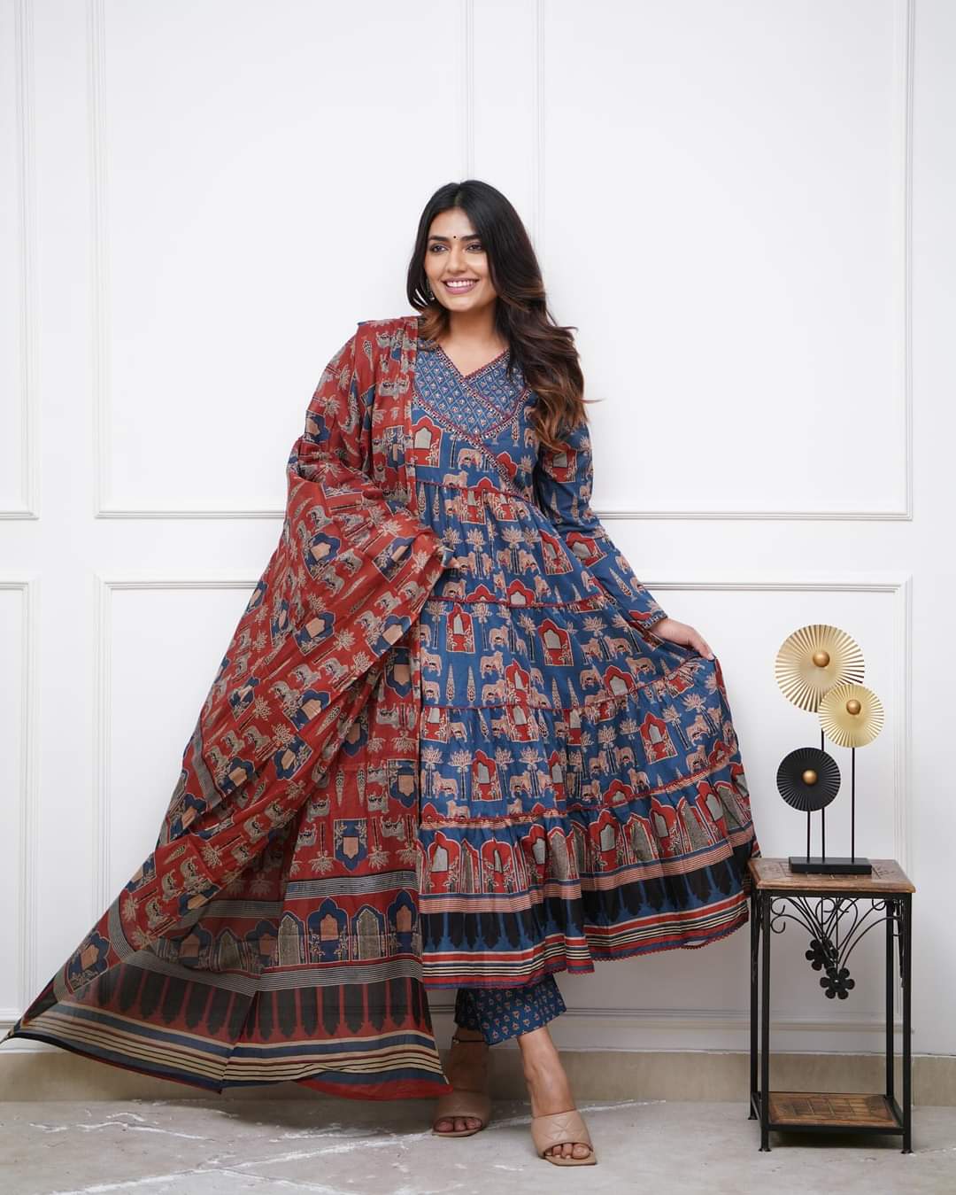 Beautifully designed that seamlessly combines tradition kurta set