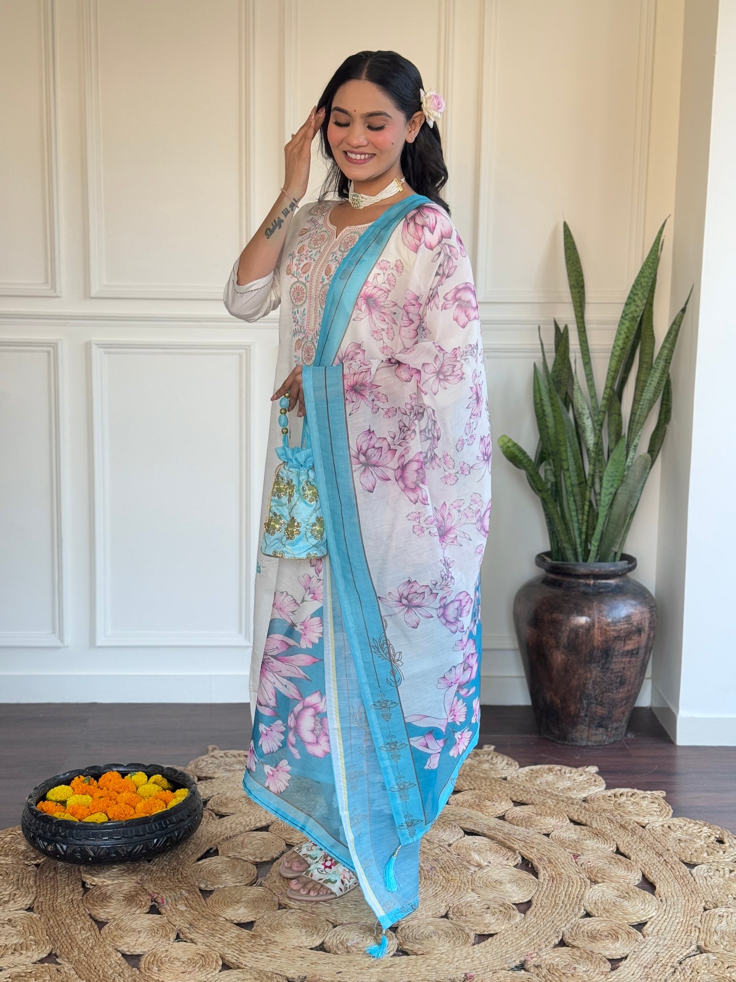 Beautifully designed that seamlessly combines tradition kurta set