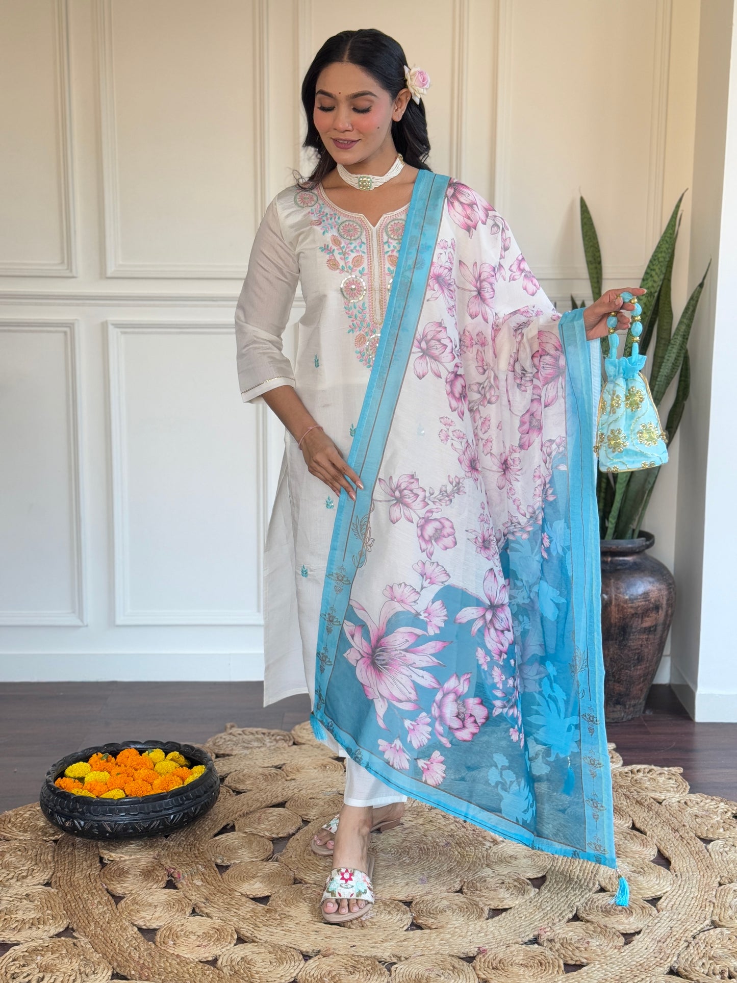 Beautifully designed that seamlessly combines tradition kurta set