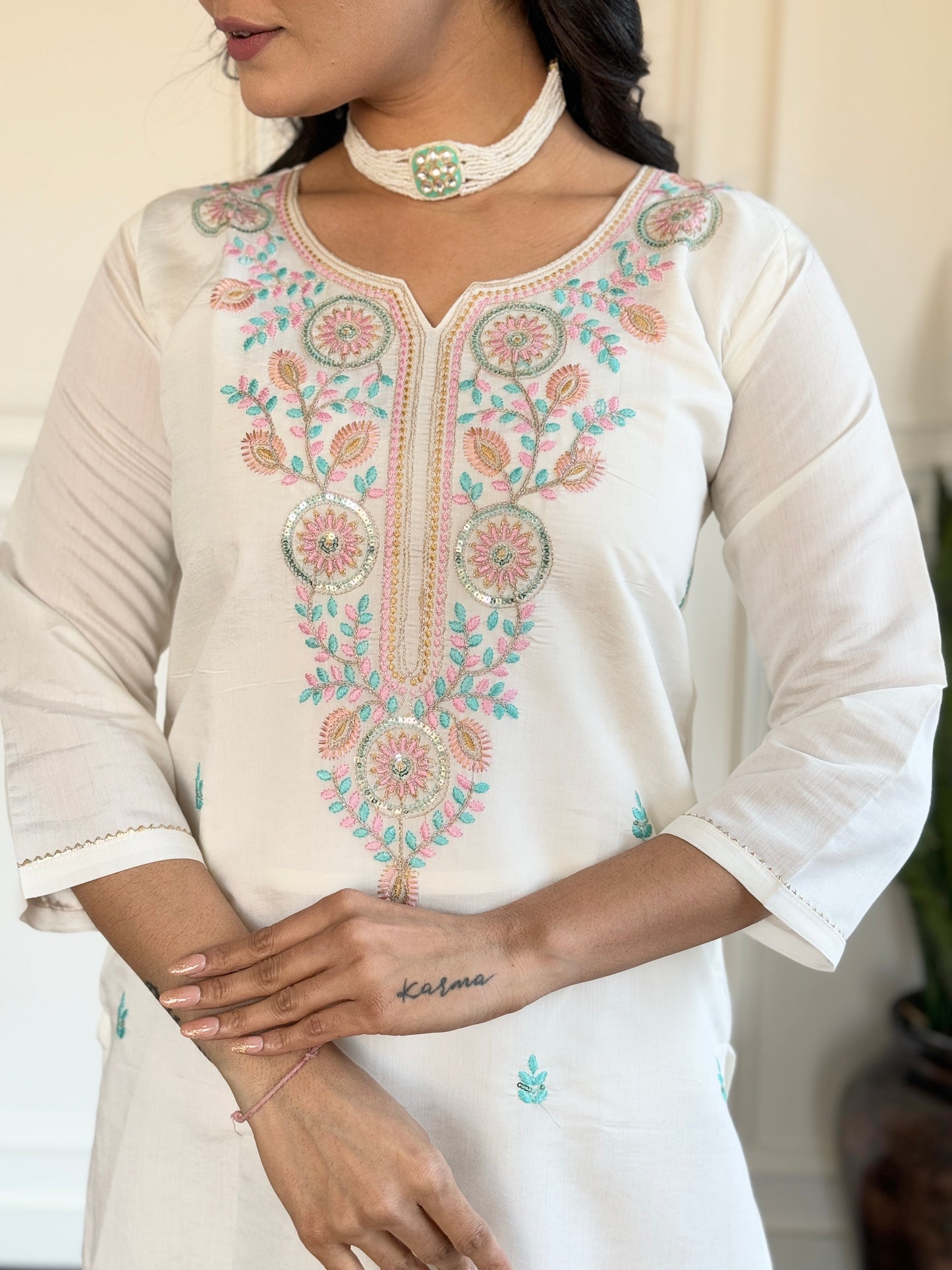 Beautifully designed that seamlessly combines tradition kurta set