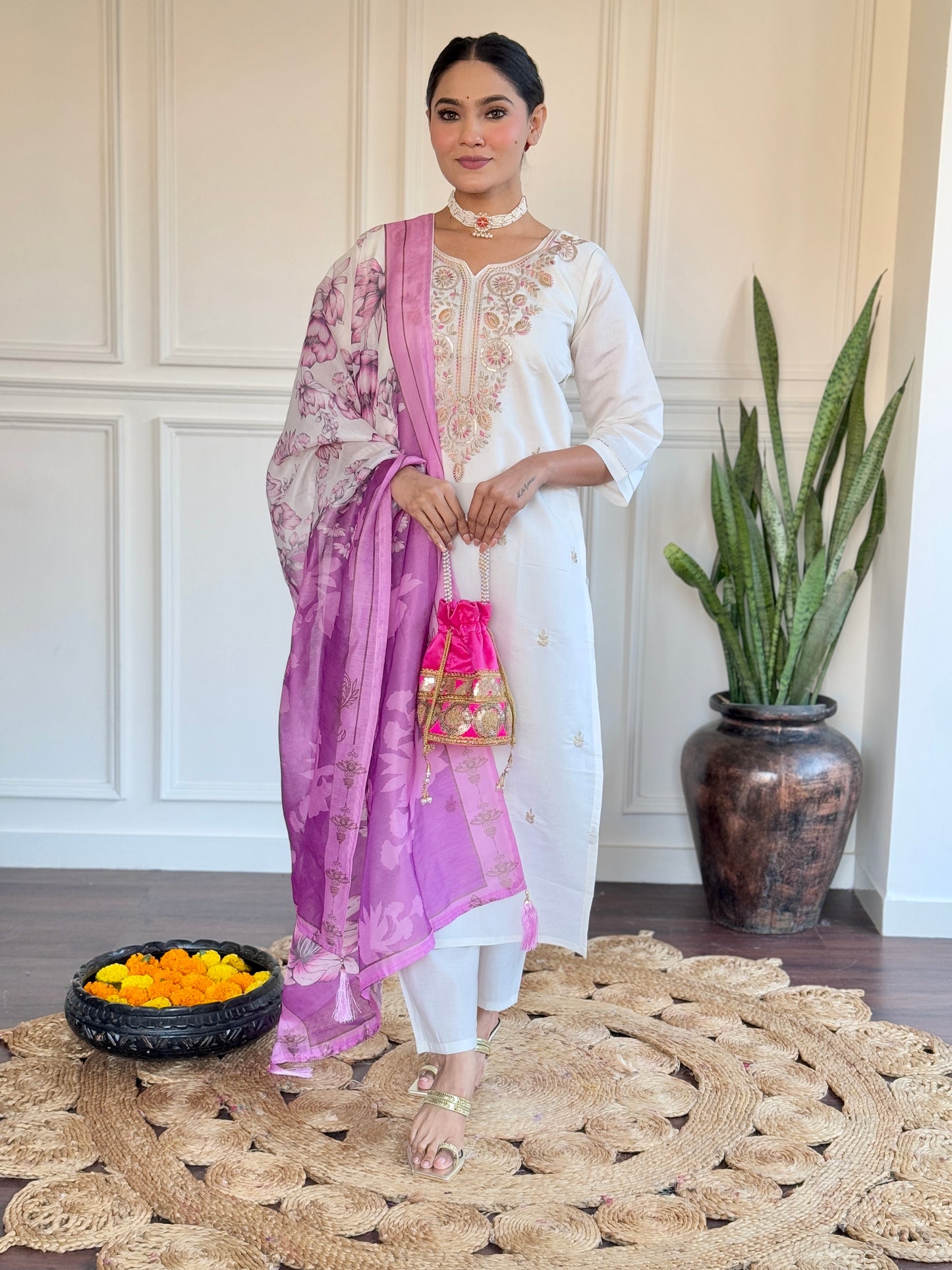 Beautifully designed that seamlessly combines tradition kurta set