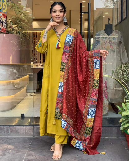 Beautifully designed that seamlessly combines tradition kurta set