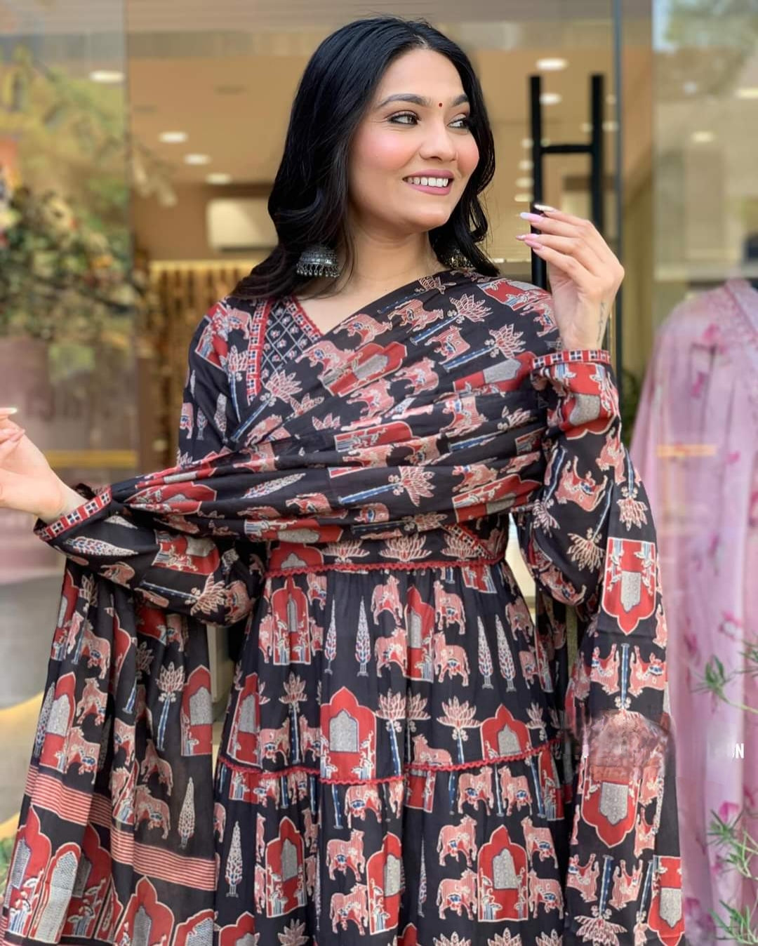 Beautifully designed that seamlessly combines tradition kurta set