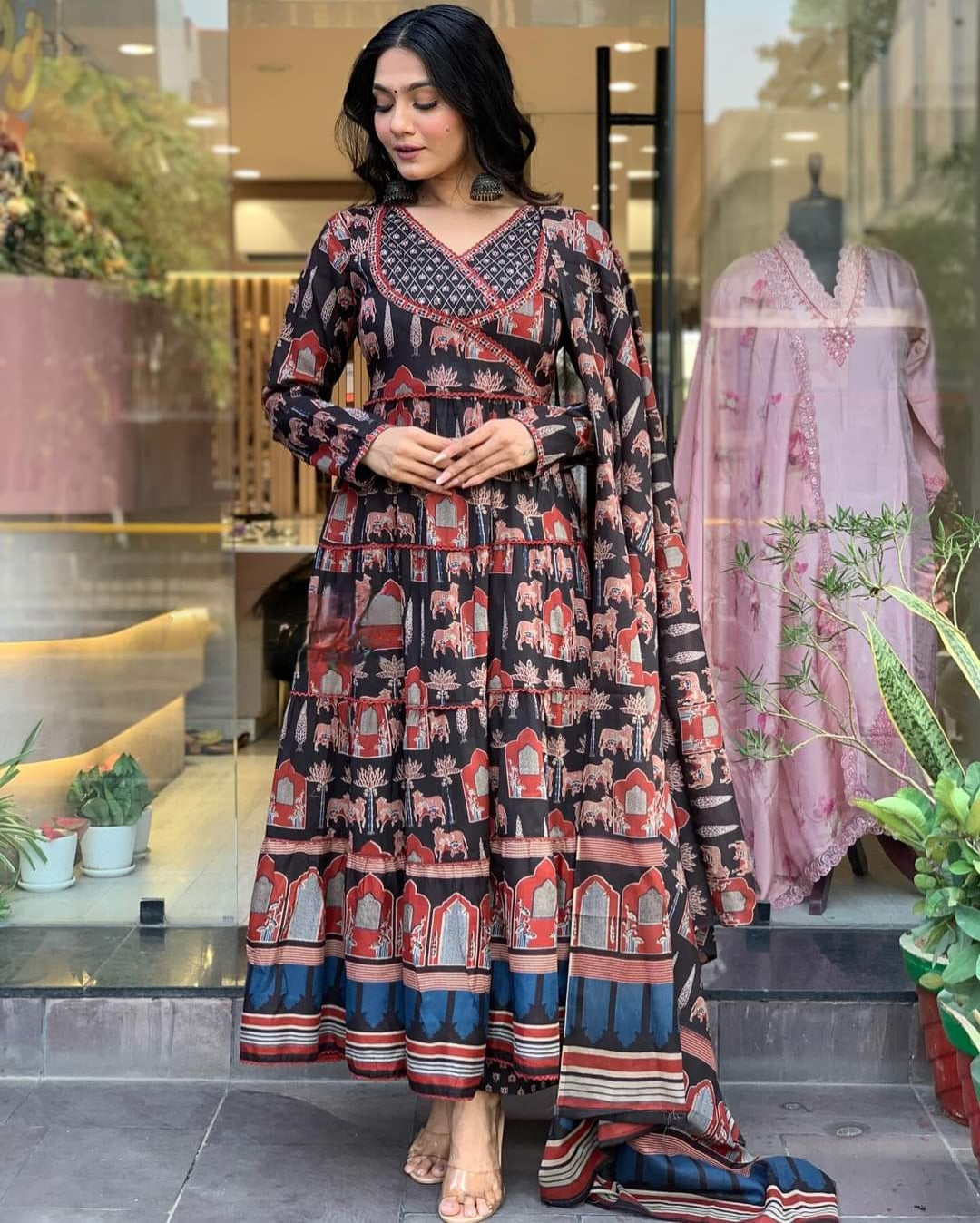 Beautifully designed that seamlessly combines tradition kurta set