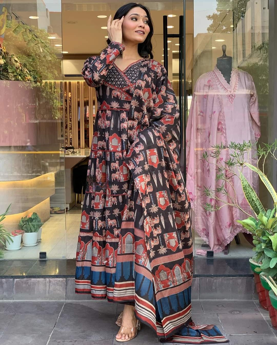 Beautifully designed that seamlessly combines tradition kurta set