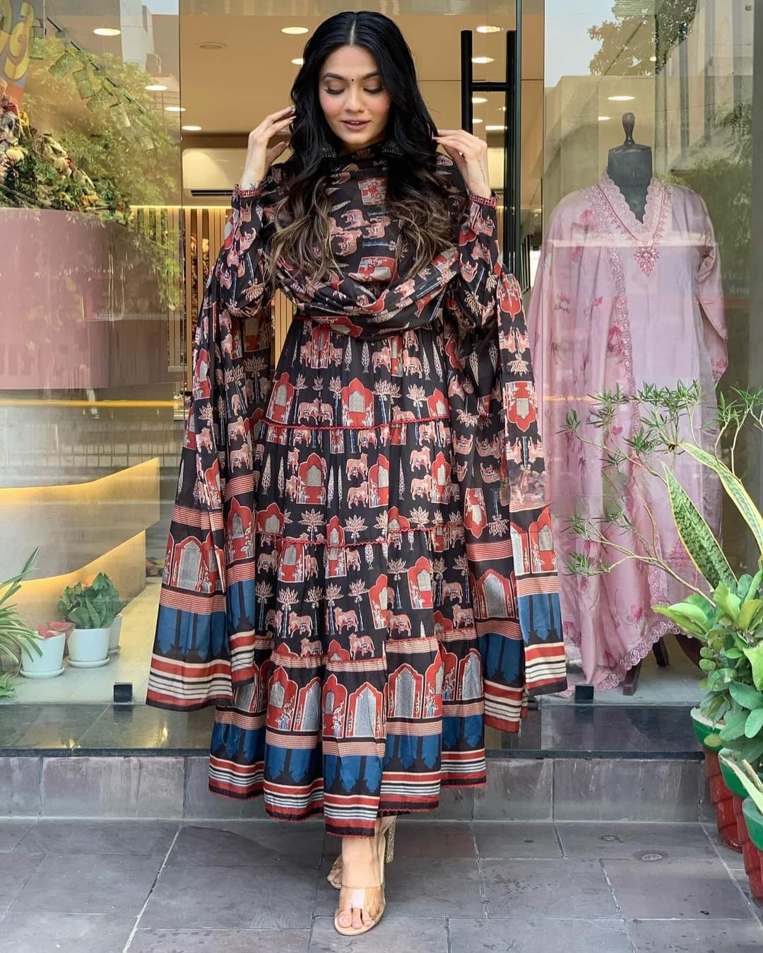 Beautifully designed that seamlessly combines tradition kurta set