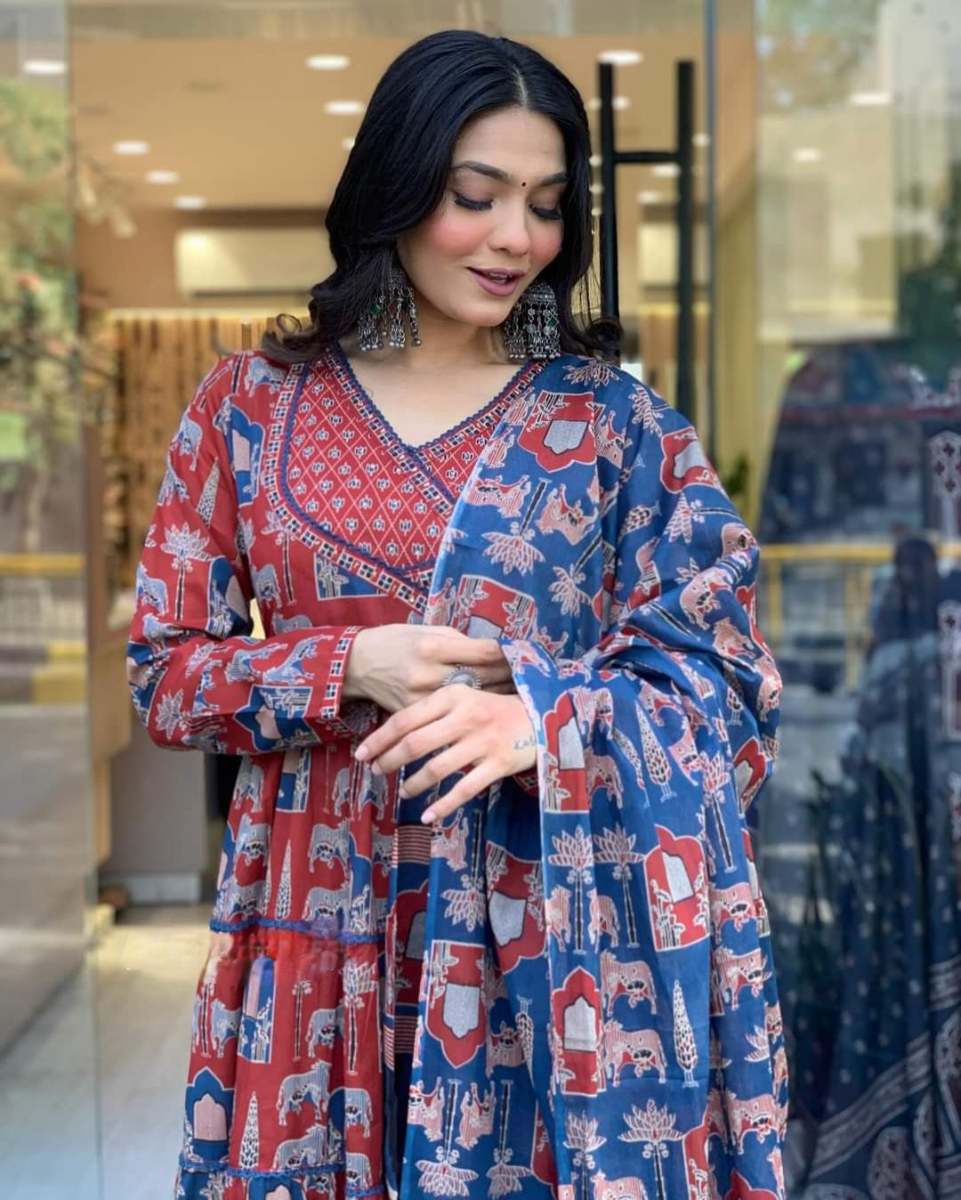 Beautifully designed that seamlessly combines tradition kurta set