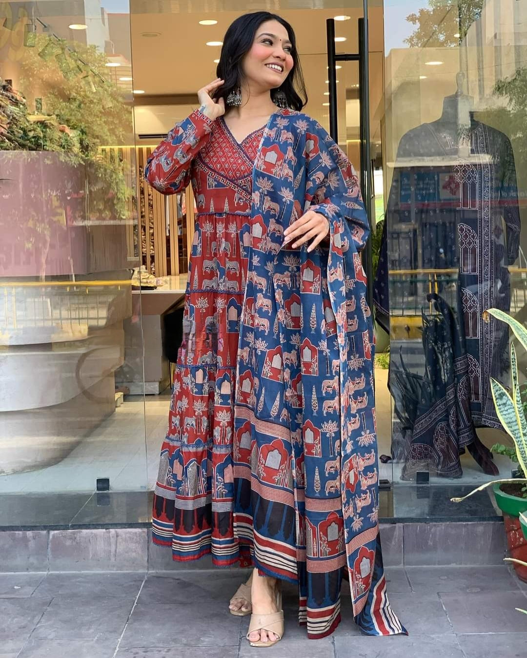 Beautifully designed that seamlessly combines tradition kurta set