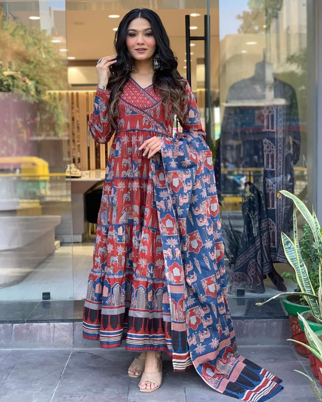 Beautifully designed that seamlessly combines tradition kurta set
