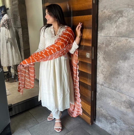 Beautifully designed that seamlessly combines tradition kurta set