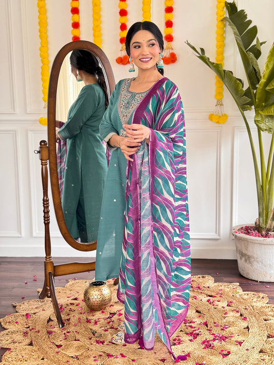 Elegent Beautifully designed that seamlessly combines tradition kurta set