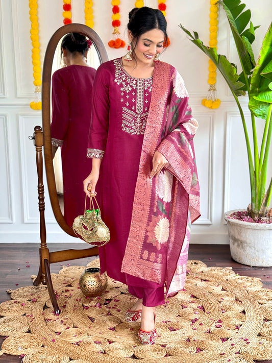 Elegent Beautifully designed that seamlessly combines tradition kurta set