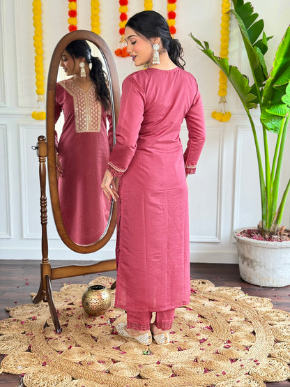 Elegent Beautifully designed that seamlessly combines tradition kurta set