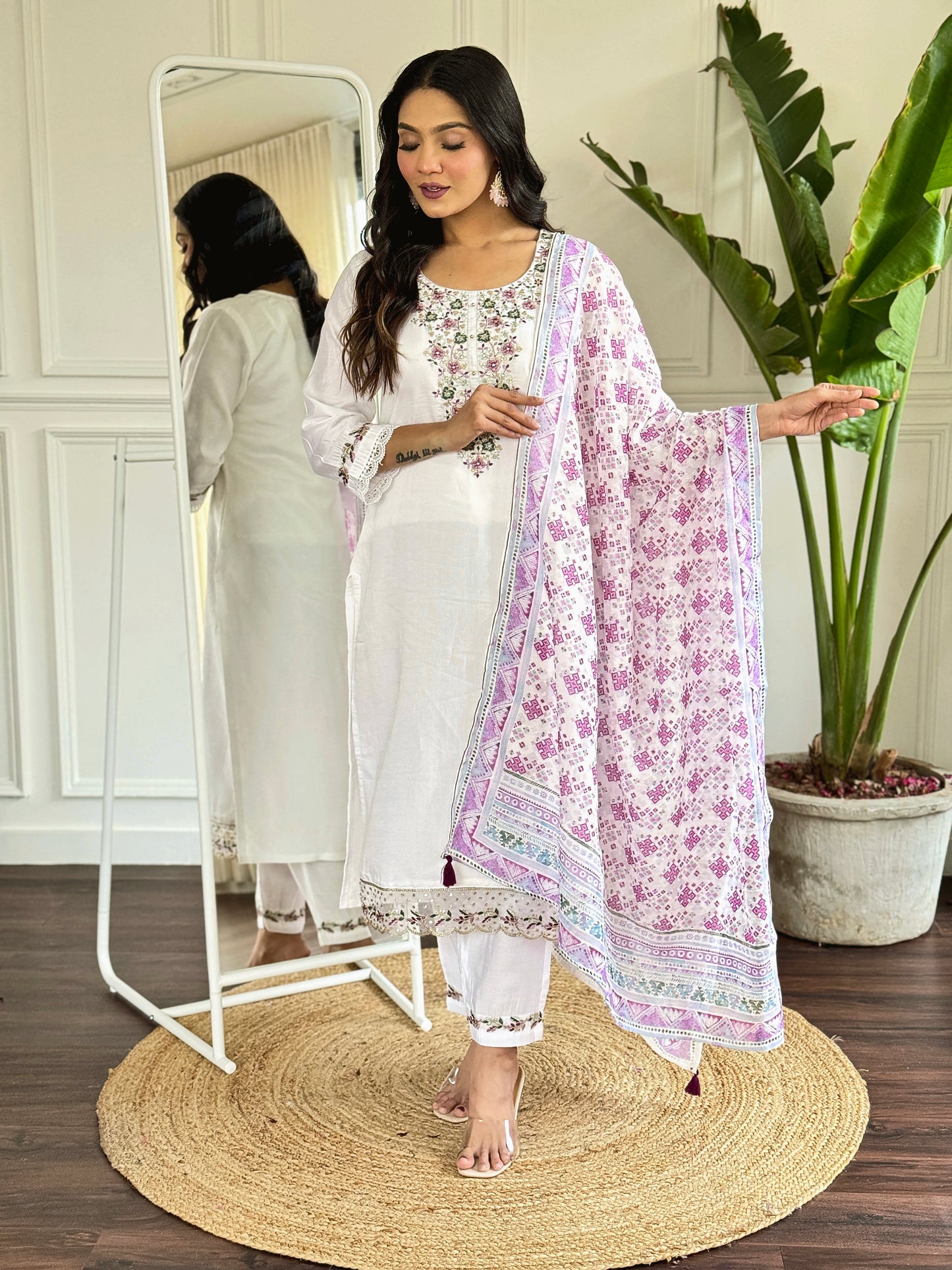 Elegent Beautifully designed that seamlessly combines tradition kurta set