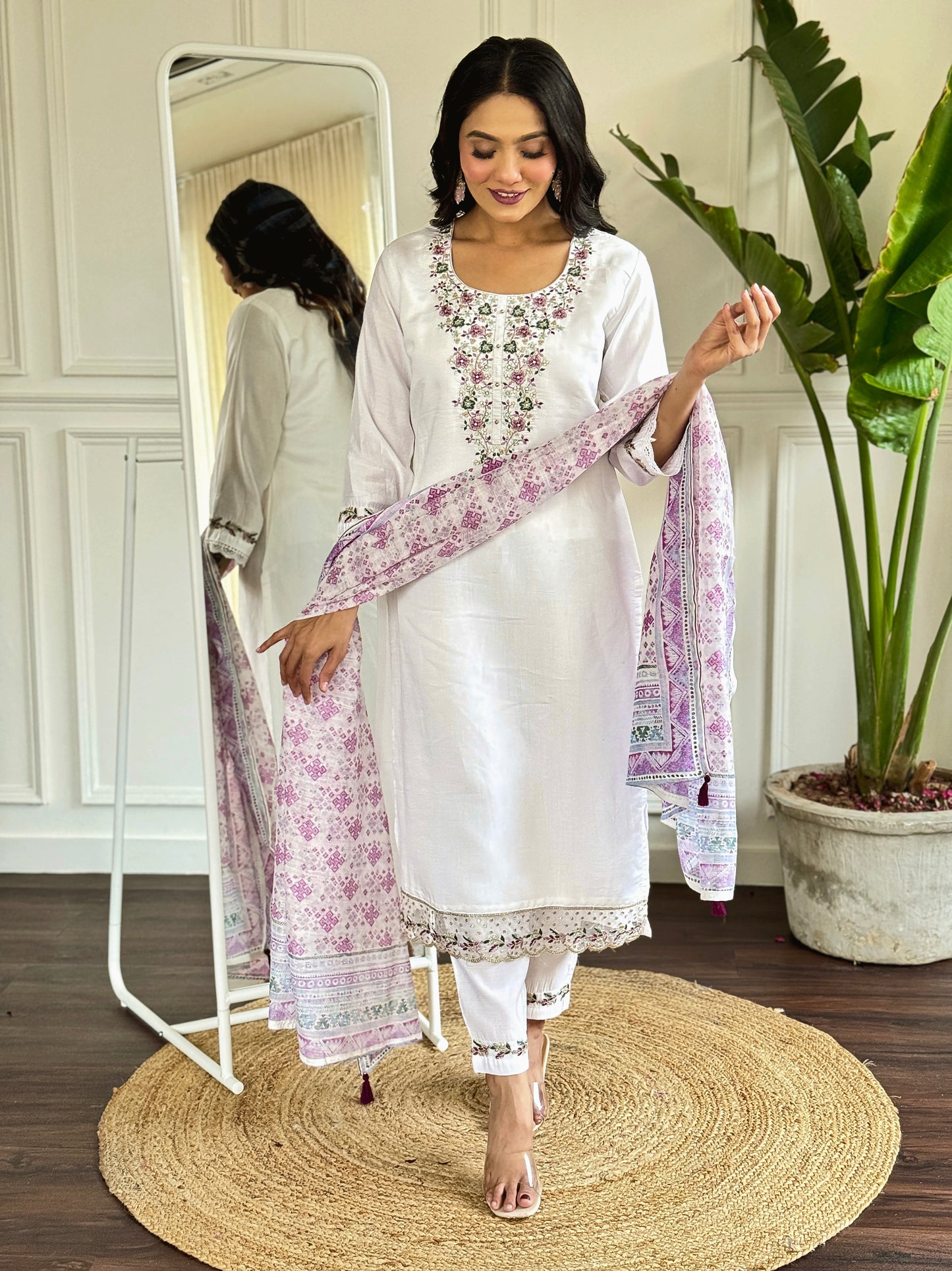 Elegent Beautifully designed that seamlessly combines tradition kurta set