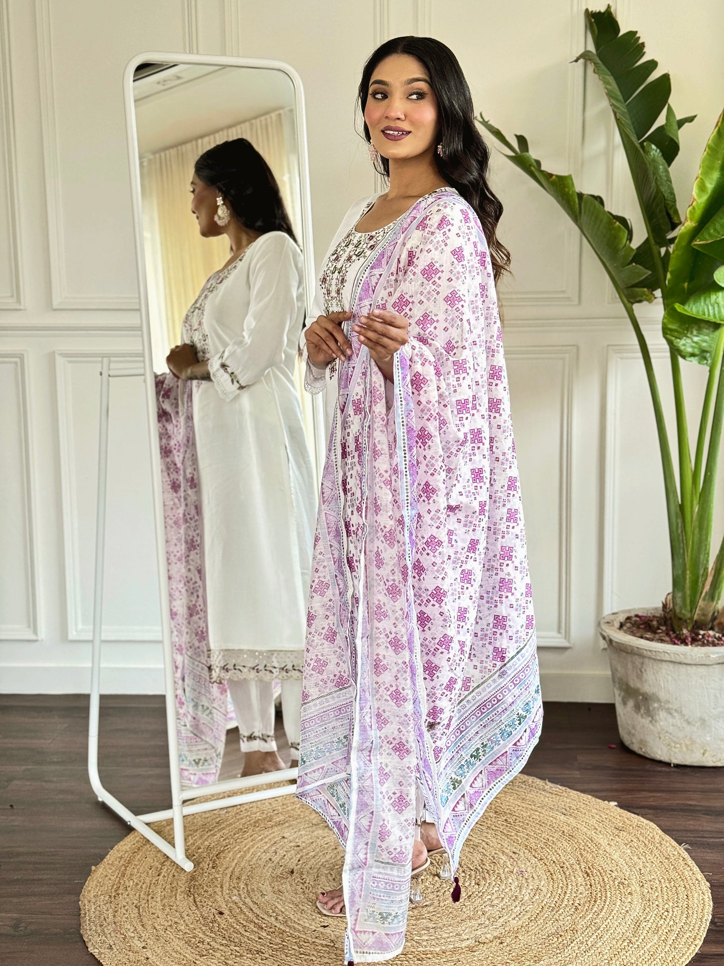 Elegent Beautifully designed that seamlessly combines tradition kurta set