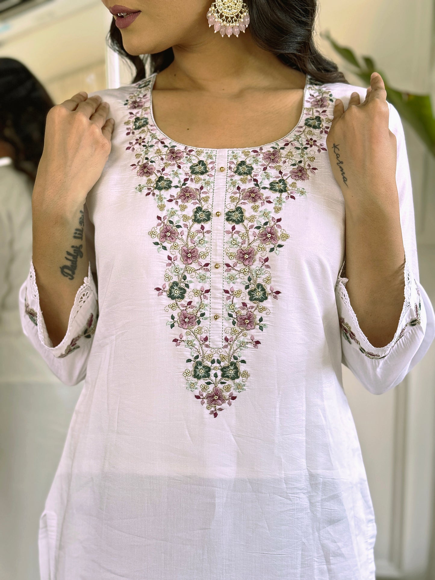 Elegent Beautifully designed that seamlessly combines tradition kurta set